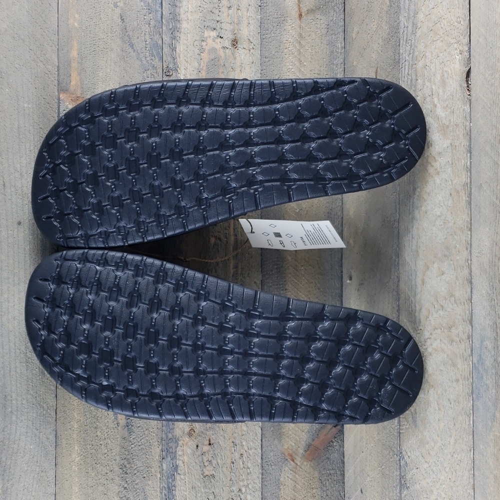 adidas Adilette Boost Men's Slides Sandals Black White Supreme Cushioning - Picture 6 of 9